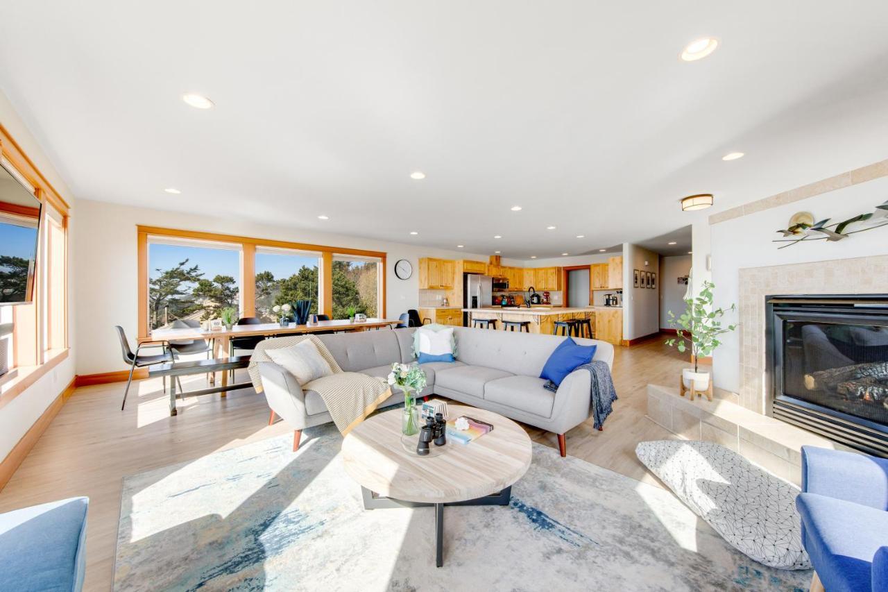Blue Wave Heights Villa ลินคอล์น ซิตี้ ภายนอก รูปภาพ