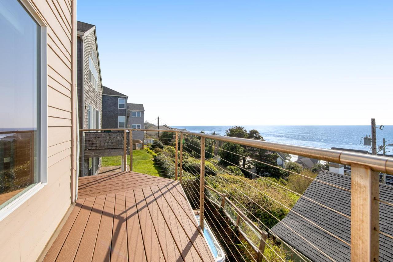 Blue Wave Heights Villa ลินคอล์น ซิตี้ ภายนอก รูปภาพ