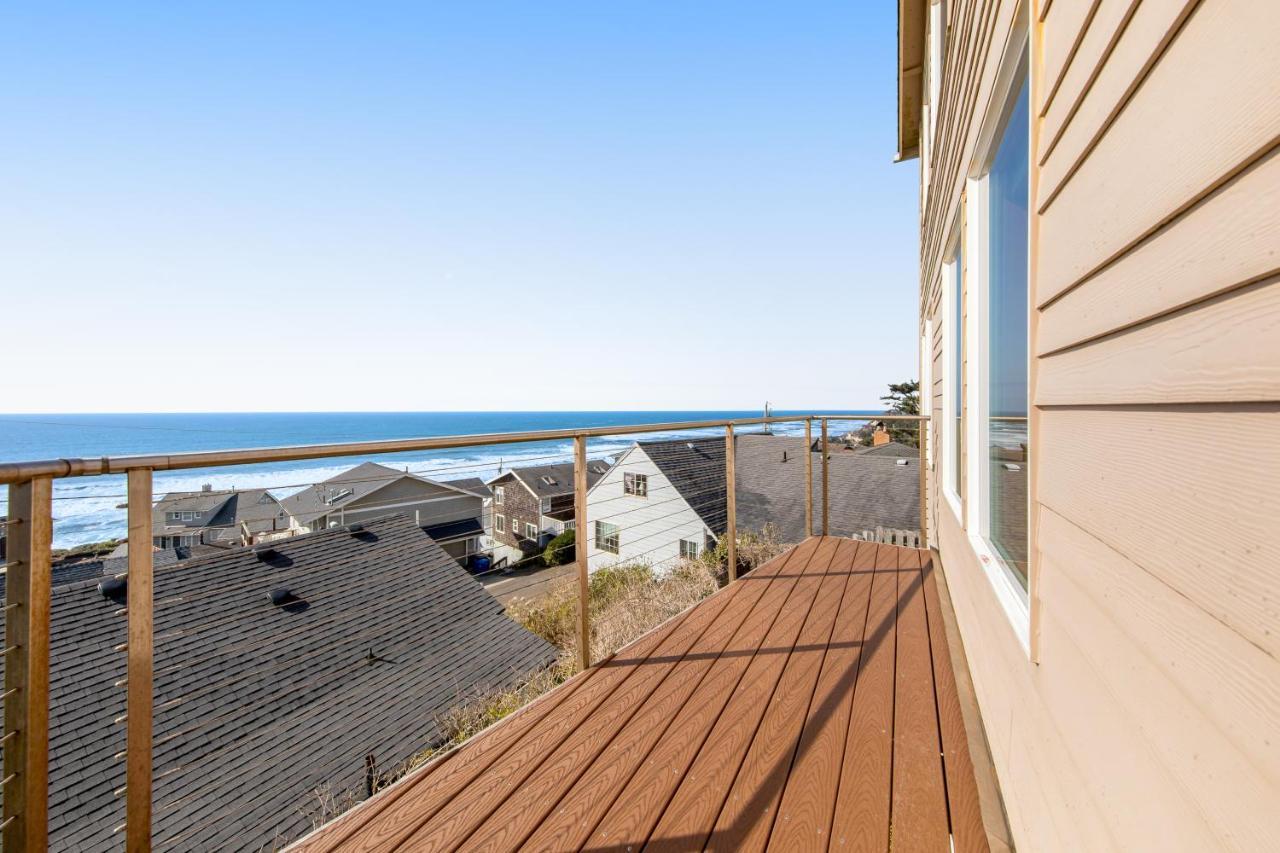 Blue Wave Heights Villa ลินคอล์น ซิตี้ ภายนอก รูปภาพ
