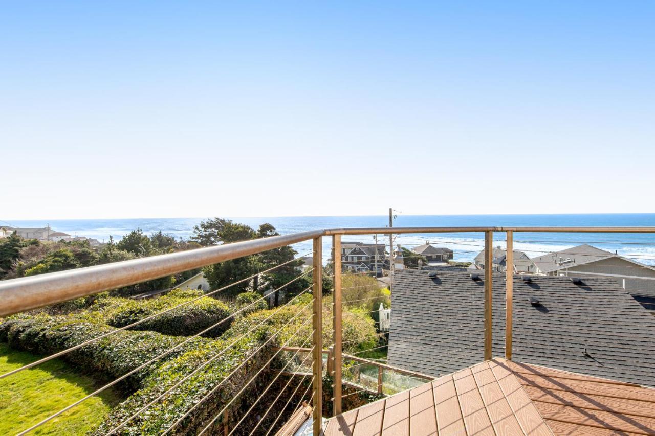Blue Wave Heights Villa ลินคอล์น ซิตี้ ภายนอก รูปภาพ